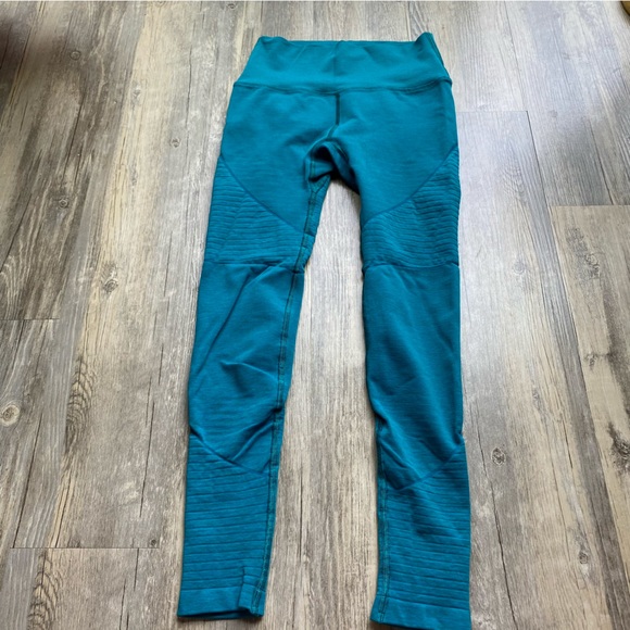 Turquoise Alphalete Leggings - Picture 5 of 9